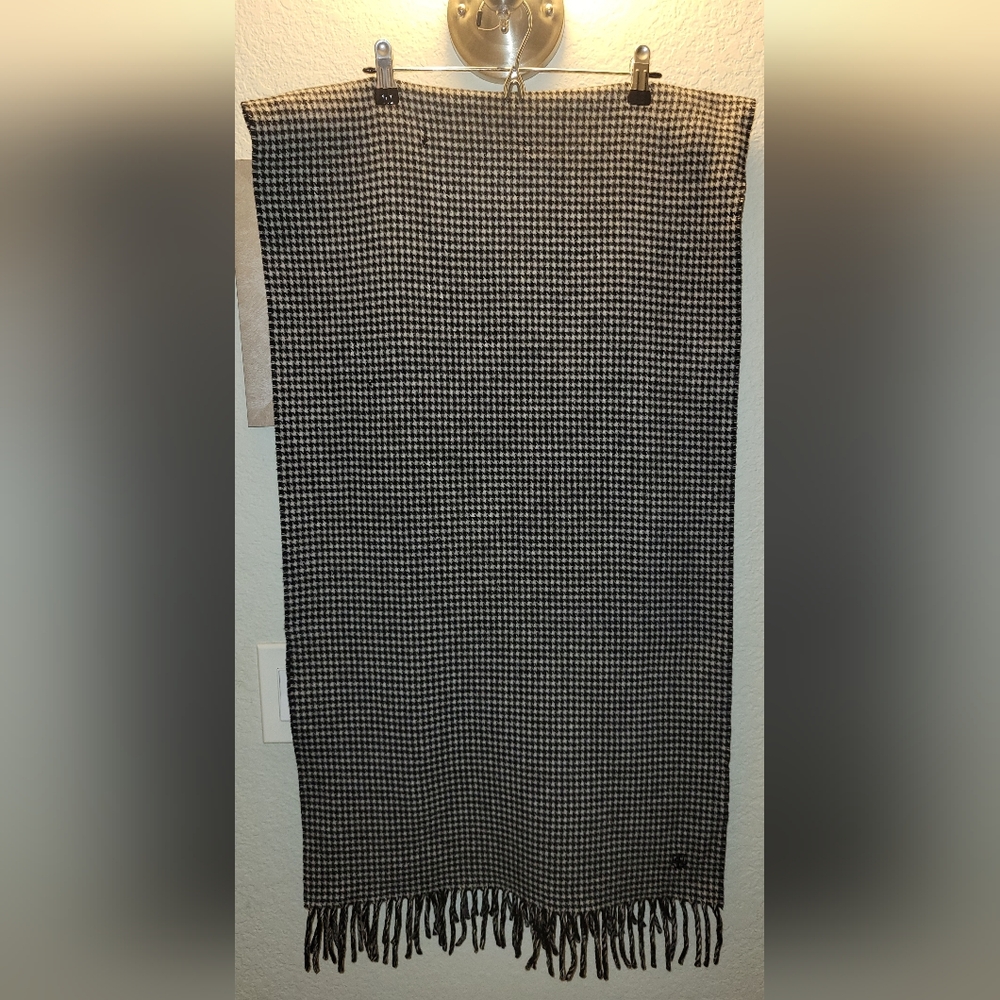 Lauren Ralph Lauren Lambswool Houndstooth Scarf W/Fringe Quiet Luxury Old Money